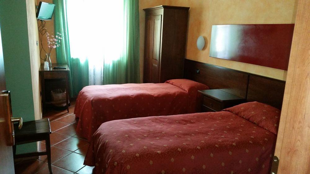 Hotel La Pendola Ozzero Exteriör bild