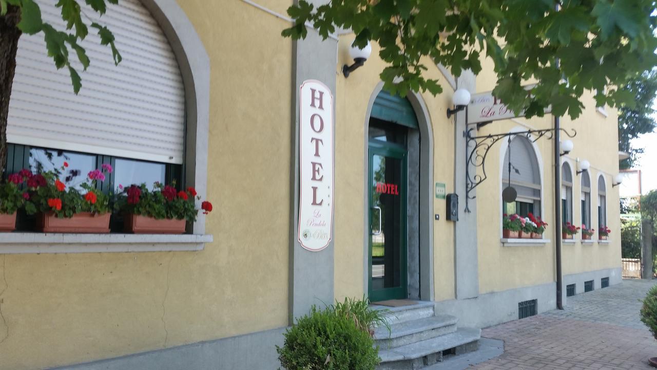 Hotel La Pendola Ozzero Exteriör bild