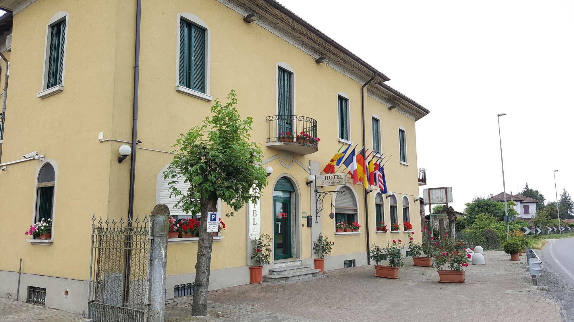 Hotel La Pendola Ozzero Exteriör bild
